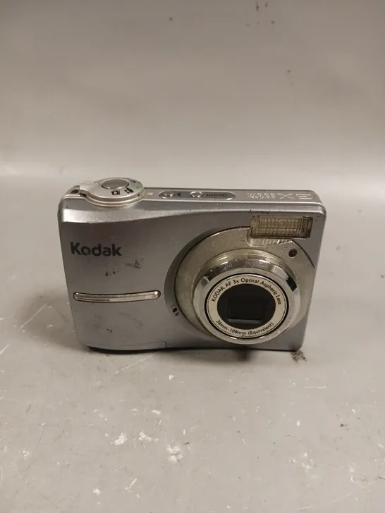 KODAK EASY-SHARE C813 DIGITAL CAMERA 