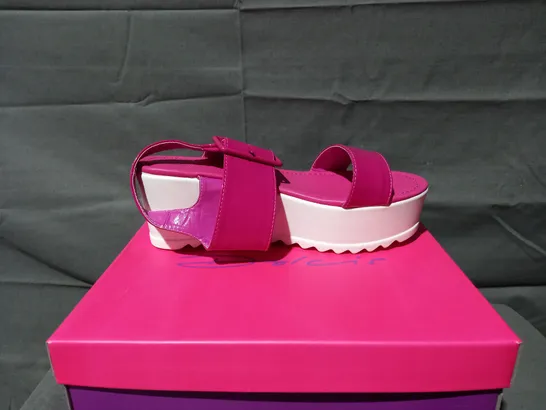 APPROXIMATELY 9 BOXED PAIRS OF DOLCIS PLATFORM SANDALS IN PINK VARIOUS SIZES TO INCLUDE SIZES 4, 6