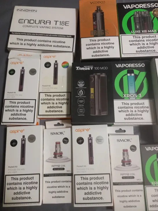 LOT OF APPROXIMATELY 20 ASSORTED VAPING ITEMS AND ACCESSORIES TO INCLUDE VAPORESSO, ASPIRE AND SMOK