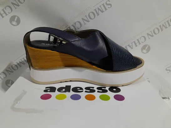 BOXED PAIR OF ADESSO SANDALS IN NAVY - SIZE 6