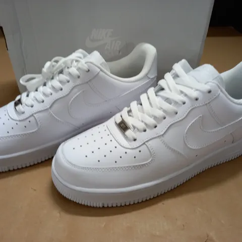 BOXED PAIR OF NIKE AIR FORCE 1 07 IN WHITE - UK 9