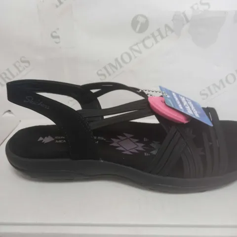 BOXED SKECHERS VEGAN SANDALS SIZE UNSPECIFIED