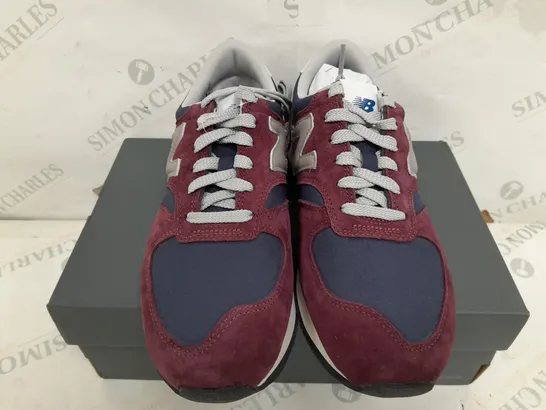 PAIR OF NEW BALANCE LACE UP TRAINERS IN MAROON/NAVY/GREY - UK 7