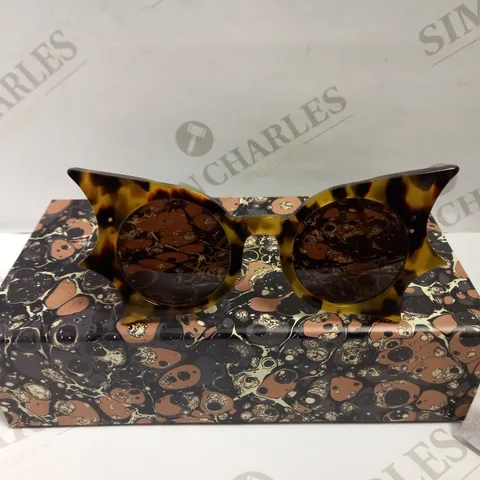 BOXED ADELE MILDRED PEGGY SUNGLASSES