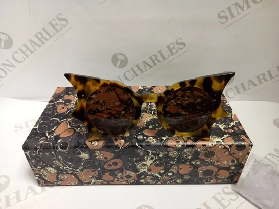 BOXED ADELE MILDRED PEGGY SUNGLASSES