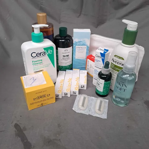 APPROXIMATELY 20 ASSORTED COSMETIC PRODUCTS TO INCLUDE SKIN+ME LIGHT MOISTURISER, CERAVE FOAMING CLEANSER, ELIZABETH GRANT DAY AND NIGHT CREAM ETC