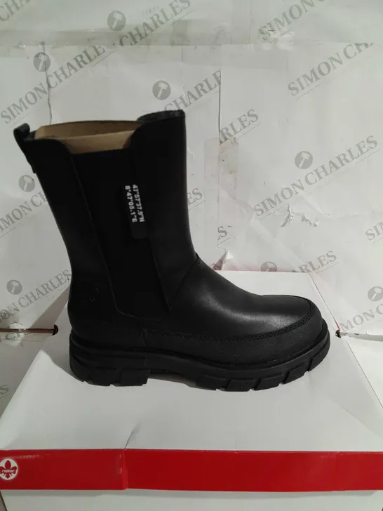 RIEKER CHELSEA BOOT IN BLACK SIZE 6