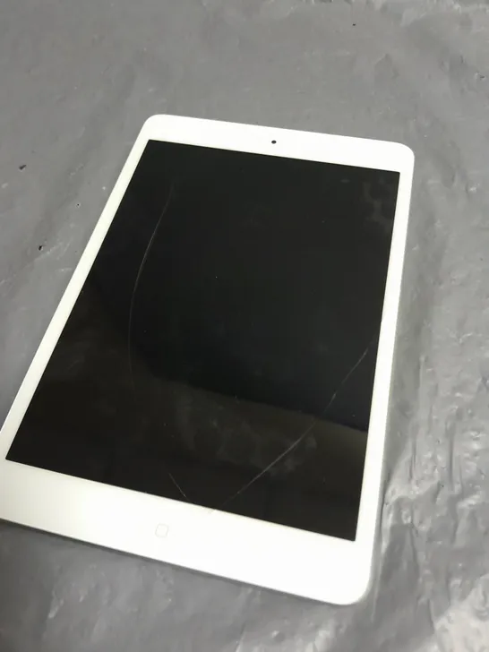 UNBOXED APPLE IPAD MINI IN WHITE - A1432