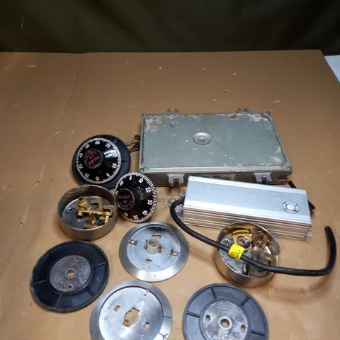 LOT OF ASSORTED DIALS AND FITTINGS