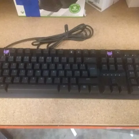 RAZER HUNTSMAN V2 OPTICAL GAMING KEYBOARD