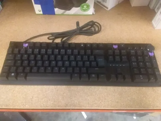 RAZER HUNTSMAN V2 OPTICAL GAMING KEYBOARD