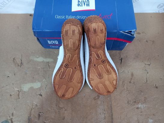 BOXED PAIR OF RIVA CLASSIC WEDGE SHOES SIZE 38