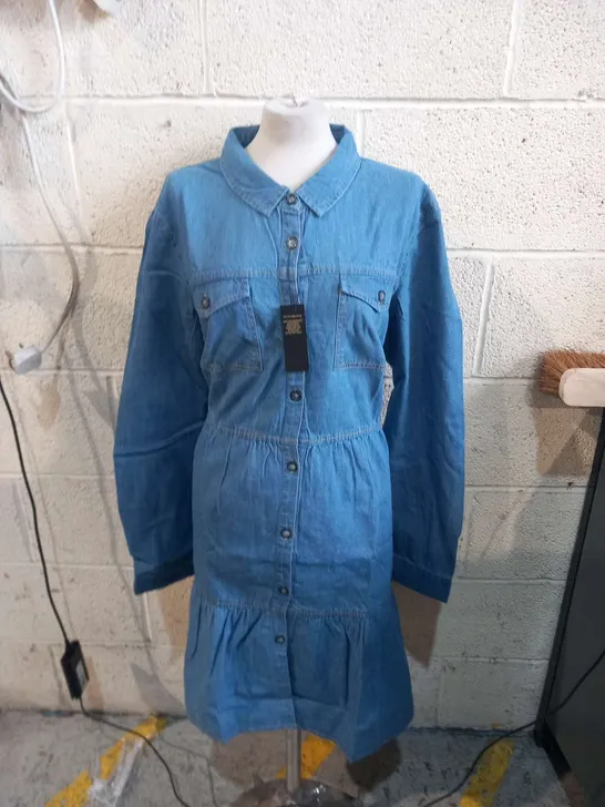 APPROXIMATELY SIX BRAND NEW DESTELLO COLLARED DENIM DRESS