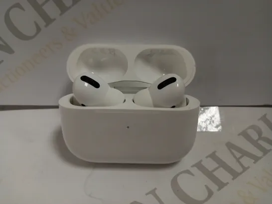 APPLE AIRPODS - WHITE