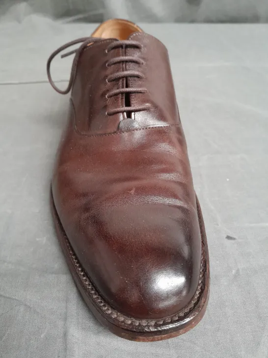 PAIR OF CHEANEY BROWN LEATHER SHOES SIZE UK 8