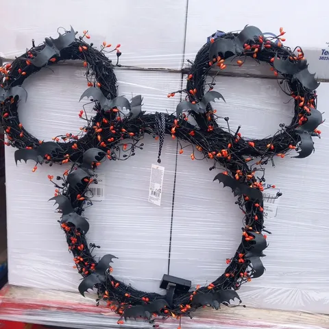 PALLET OF APPROXIMATELY 8 BRAND NEW BOXED DISNEY HALLOWEEN LED WREATHS