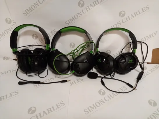 BOX OF 3 TURTLE BEACH WIRED GAMING HEADSETS INCLUDING 2X RECON 50X (XBOX) AND RECON 70 (XBOX)