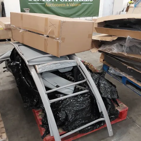 PALLET OF ASSORTED GARDEN FURNITURE PARTS 