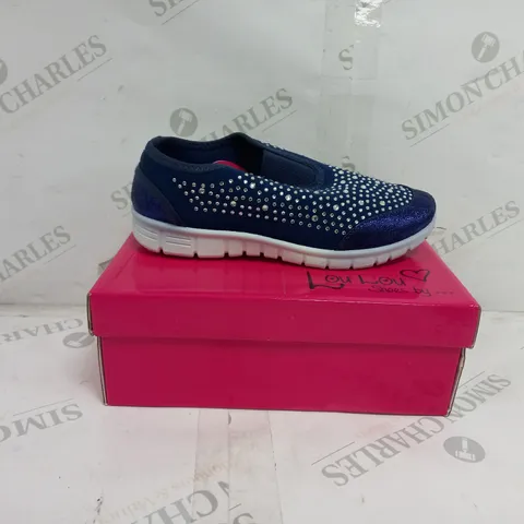 APPROXIMATELY 18 BOXED PAIRS OF LOU LOU SHOES BY SUMMER KIDS SLIP ON TRAINERS IN NAVY VARIOUS SIZES TO INCLUDE 31, 32, 34