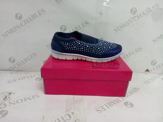 APPROXIMATELY 18 BOXED PAIRS OF LOU LOU SHOES BY SUMMER KIDS SLIP ON TRAINERS IN NAVY VARIOUS SIZES TO INCLUDE 32, 34, 35