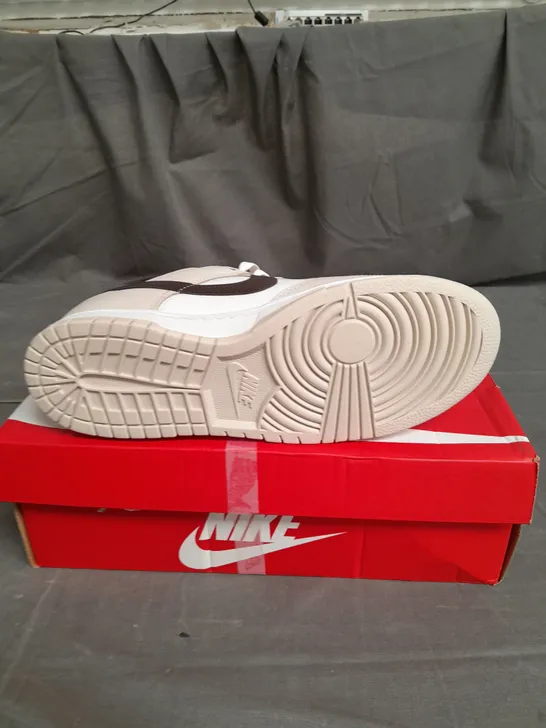 BOXED PAIR OF NIKE DUNKS LOW SIZE 7