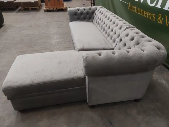 DESIGNER CHESTERFIELD STYLE CHAISE SOFA IN SILVER VELVET