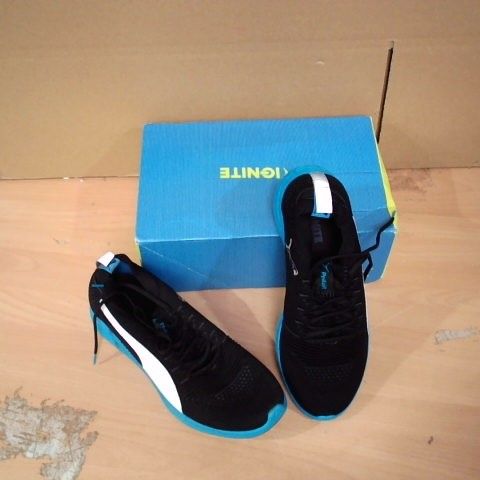 BOXED PAIR OF PUMA PROKNIT BLACK/WHITE/BLUE TRAINERS SIZE 8
