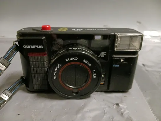 OLYMPUS ZUIKO 38MM 1:2.8 CAMERA