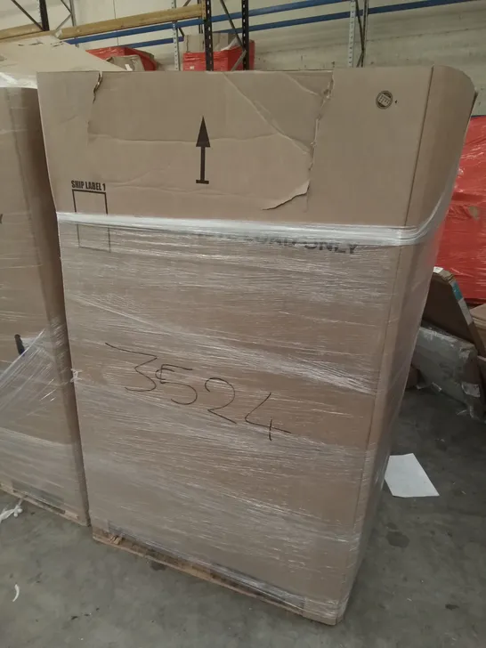 PALLET OF ASSORTED ITEMS INCLUDING STOREMIC TOILET SEAT, KITCHEN FAUCET, MACOOK RICE COOKER, TAIYUHOMES DAY AND NIGHT ROLLER BLINDS, BENKSTEIN TOILET LID, OLARHIKE QUEEN AIR MATTRESS 