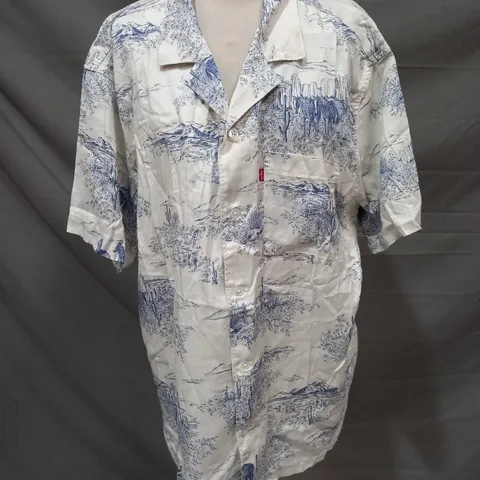 LEVI'S RELAXED FIT SUNSET CAMP SHIRT IN WHITE/BLUE SIZE LARGE