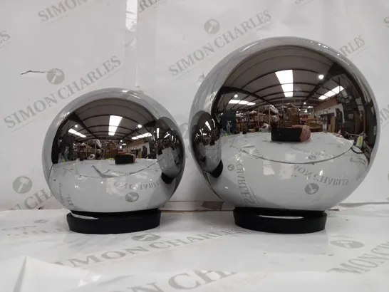 BOXED KELLY HOPPEN SET OF 2 INDOOR OUTDOOR PRELIT GLASS DECOR - REFLECTIVE ORBS