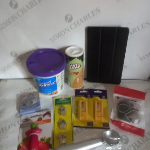 APPROXIMATELY 20 ASSORTED HOUSEHOLD & LEISURE PRODUCTS TO INCLUDE ANT CLEAR, BABY SAFETY LOCK, TABLET CASE ETC 