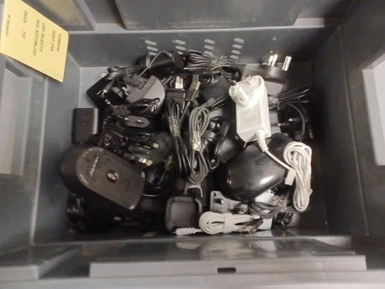 APPROXIMATELY 15 ASSORTED ELECTRICAL PRODUCTS TO INCLUDE CHARGERS AND WIRED MOUSES, ETC