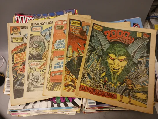 LARGE QUANTITY OF ASSORTED 2000 AD COMIC BOOKS 