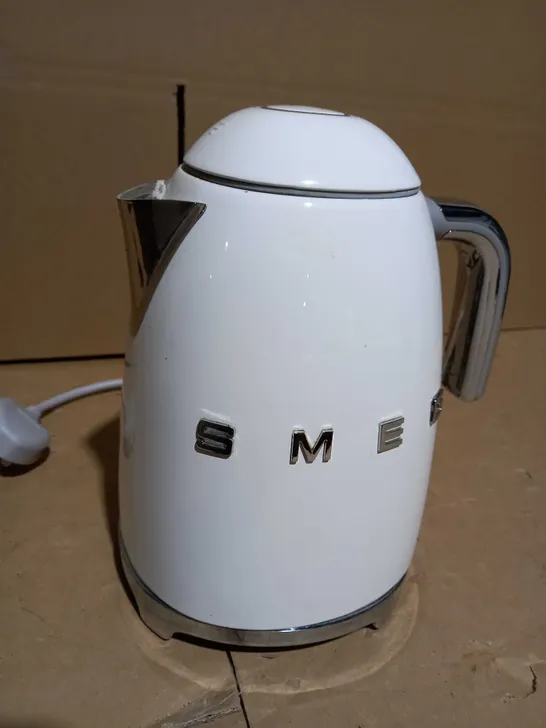 SMEG KLF03WHUK KETTLE