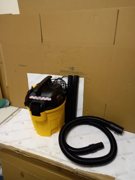 DEWALT DXV20P WET/DRY VAC BLACK & YELLOW 1050W