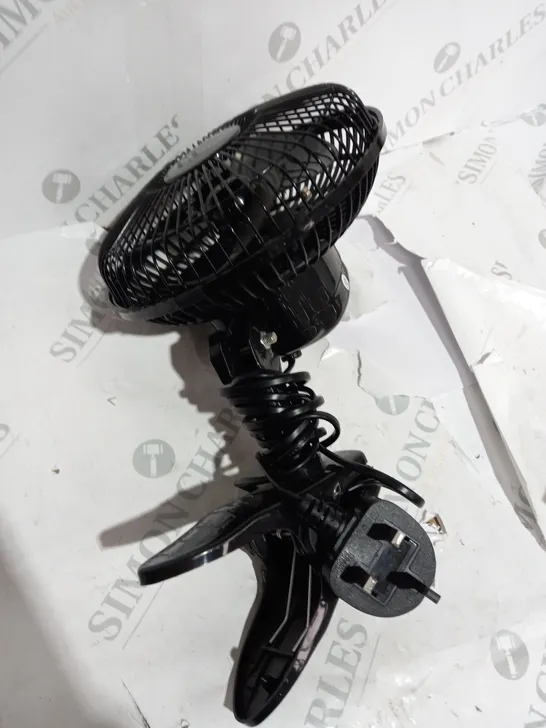 CLIP ABLE PORTABLE FAN WITH WIRE 