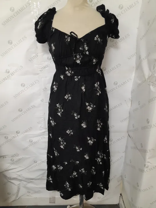 HOLLISTER BLACK FLORAL DETAIL DRESS - XS