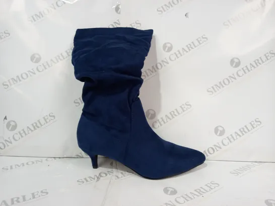 BOXED PAIR OF LOUD LOOK POINTED TOE LOW HEEL BELOW KNEE BOOTS IN BLUE EU SIZE 41