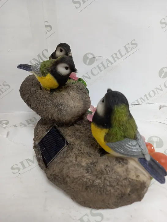 BOXED 3 BIRDS ON ROCKS WITH SOLAR LIGHT