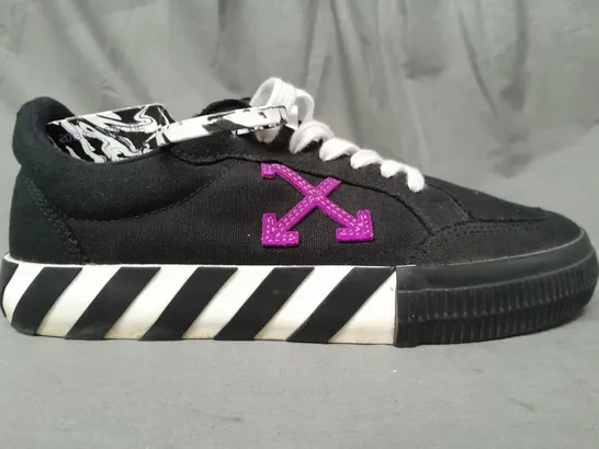 BOXED PAIR OF OFF WHITE SHOES IN BLACK/WHITE/PURPLE EU SIZE 40