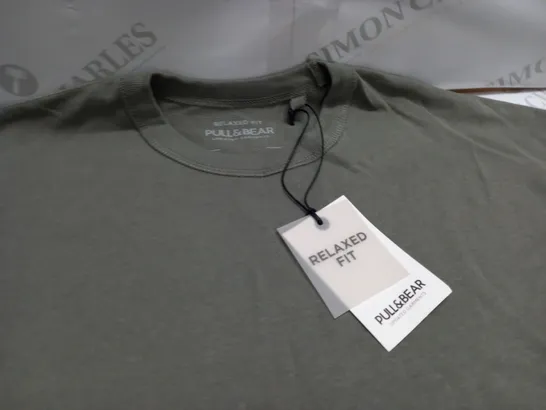 PULL & BEAR OVERSIZED T-SHIRT IN KHAKI - M