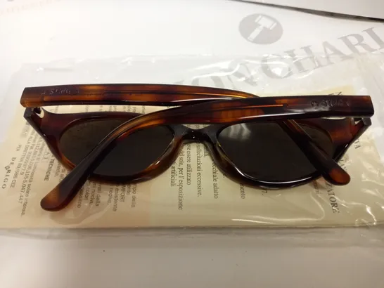 APPROXIMATELY 10 DIERRE STING SUNGLASSES - BOXED