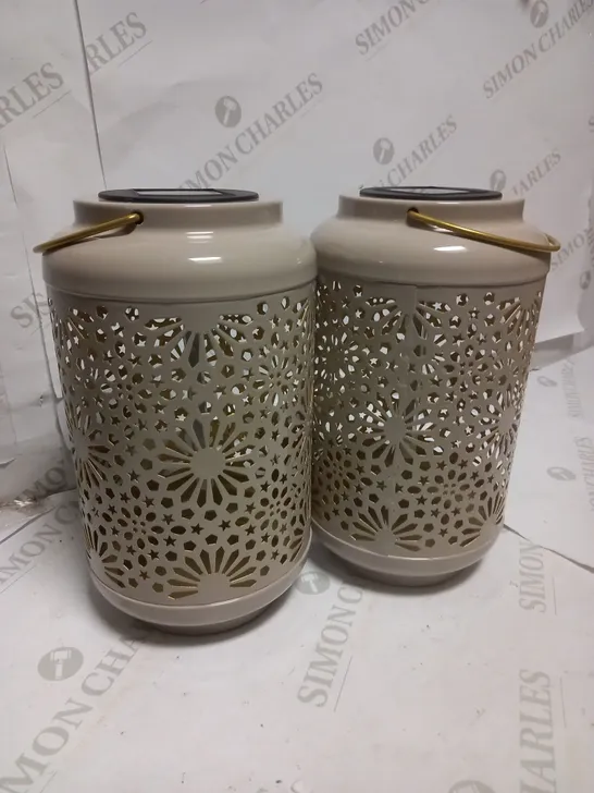 GARDEN REFLECTIONS SET OF 2 PATTERNED SOLAR LANTERNS, FLOWER