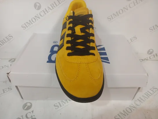 BOXED PAIR OF GB SHOES IN YELLOW/BLACK UK SIZE 11