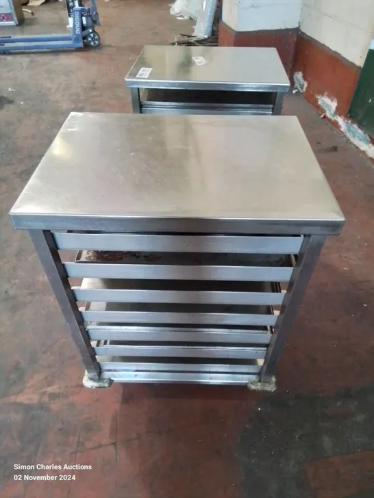 PAIR OF STAINLESS STEEL COMMERCIAL COOKING TRAY TROLLEYS WITH LARGE AMOUNT OF METAL OVEN TRAYS