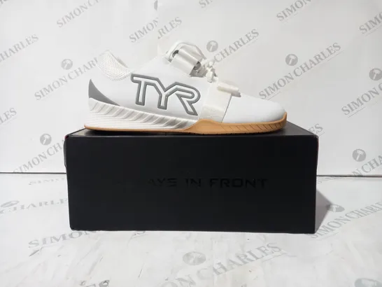 BOXED PAIR OF TYR L-1 LIFTER SHOES IN WHITE UK SIZE 8.5