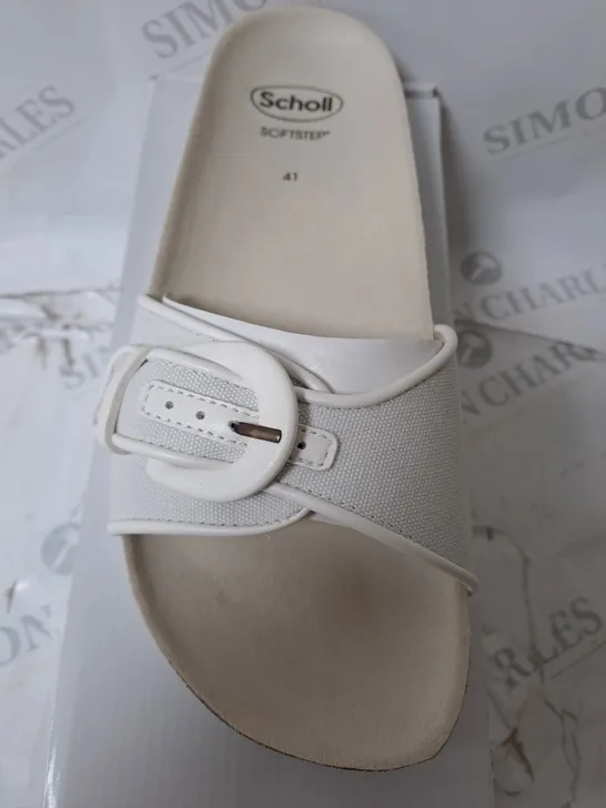 BOXED SCHOLL SANDLE IN WHITE SIZE 7 