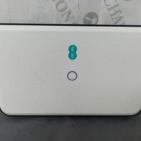 EE SMART ROUTER IN WHITE