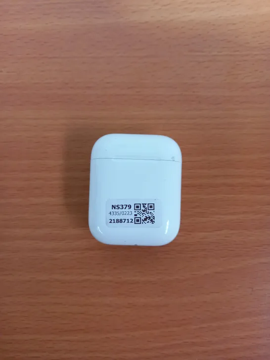 APPLE AIRPODS 